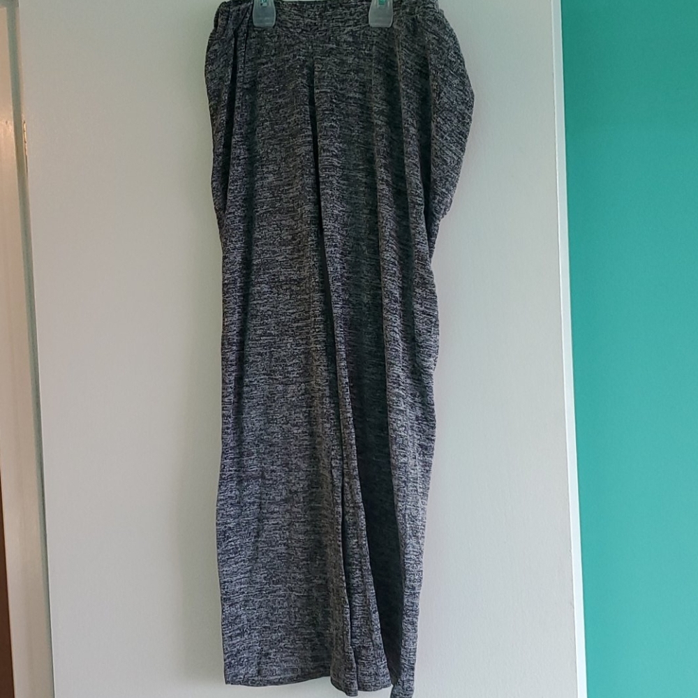 Maternity lounging pants